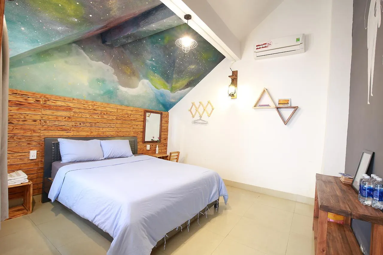 Little Flower Homestay Da Nang Son Tra