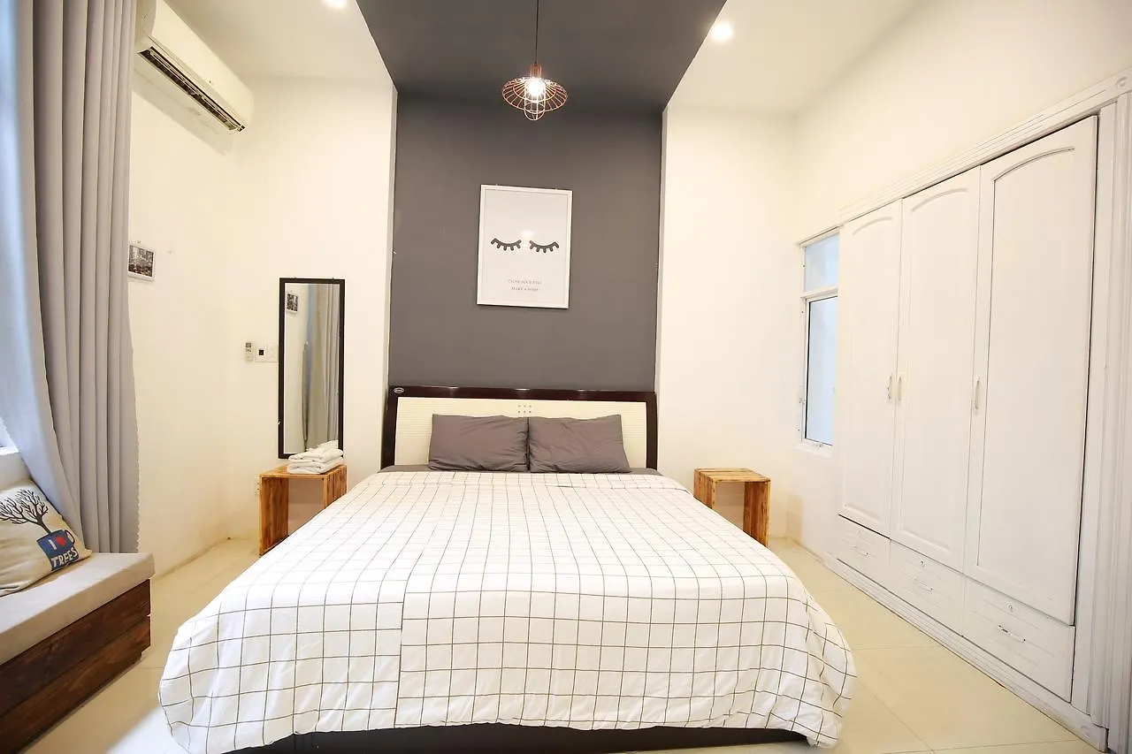 Little Flower Homestay Da Nang Son Tra 0*,  Vietnam