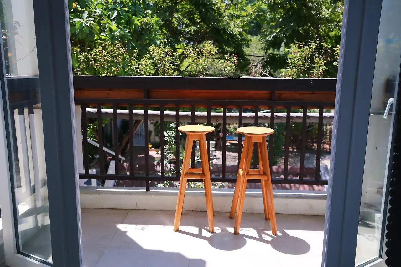 Little Flower Homestay Da Nang Son Tra